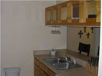 4th image of 124 Elm Ave SE APT 3A
