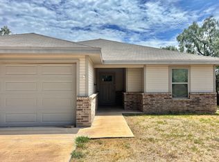 908 N Garfield St, San Angelo, TX 76901