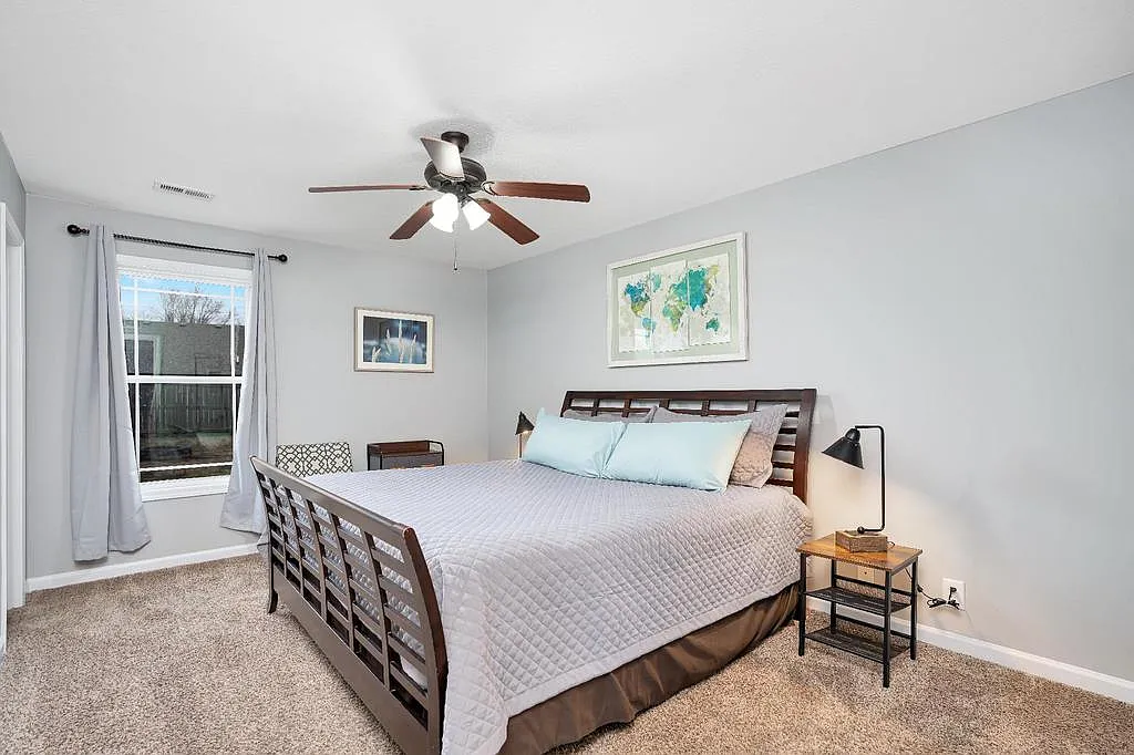 3 bed, $2,925 — Photo 2