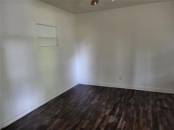 2nd image of 4065 Lloyd Station Rd