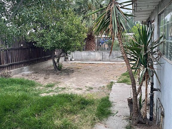 5th image of 555 Ramona Ave