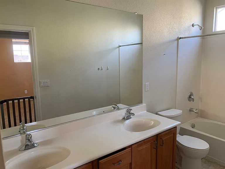1716 Woodhaven Cir — Photo 15