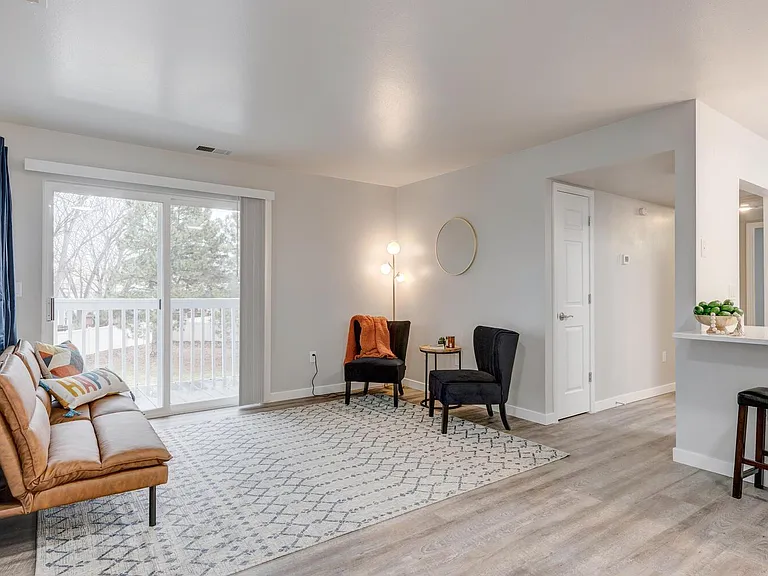 Rock Pointe Apartments — Photo 4