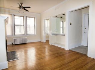 641 W Roscoe St, Chicago, IL 60657