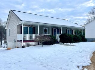 1745 Whitfield Dr, Bedford, VA 24523