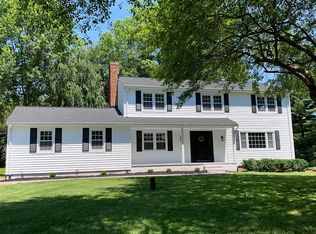 1 Shepherds Ln, Whitehouse Station, NJ 08889