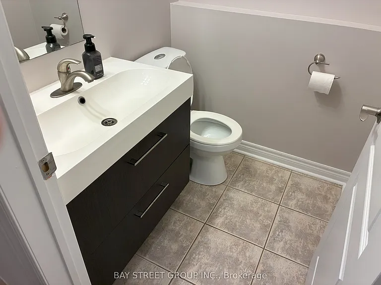85 Kimono Cres — Photo 35