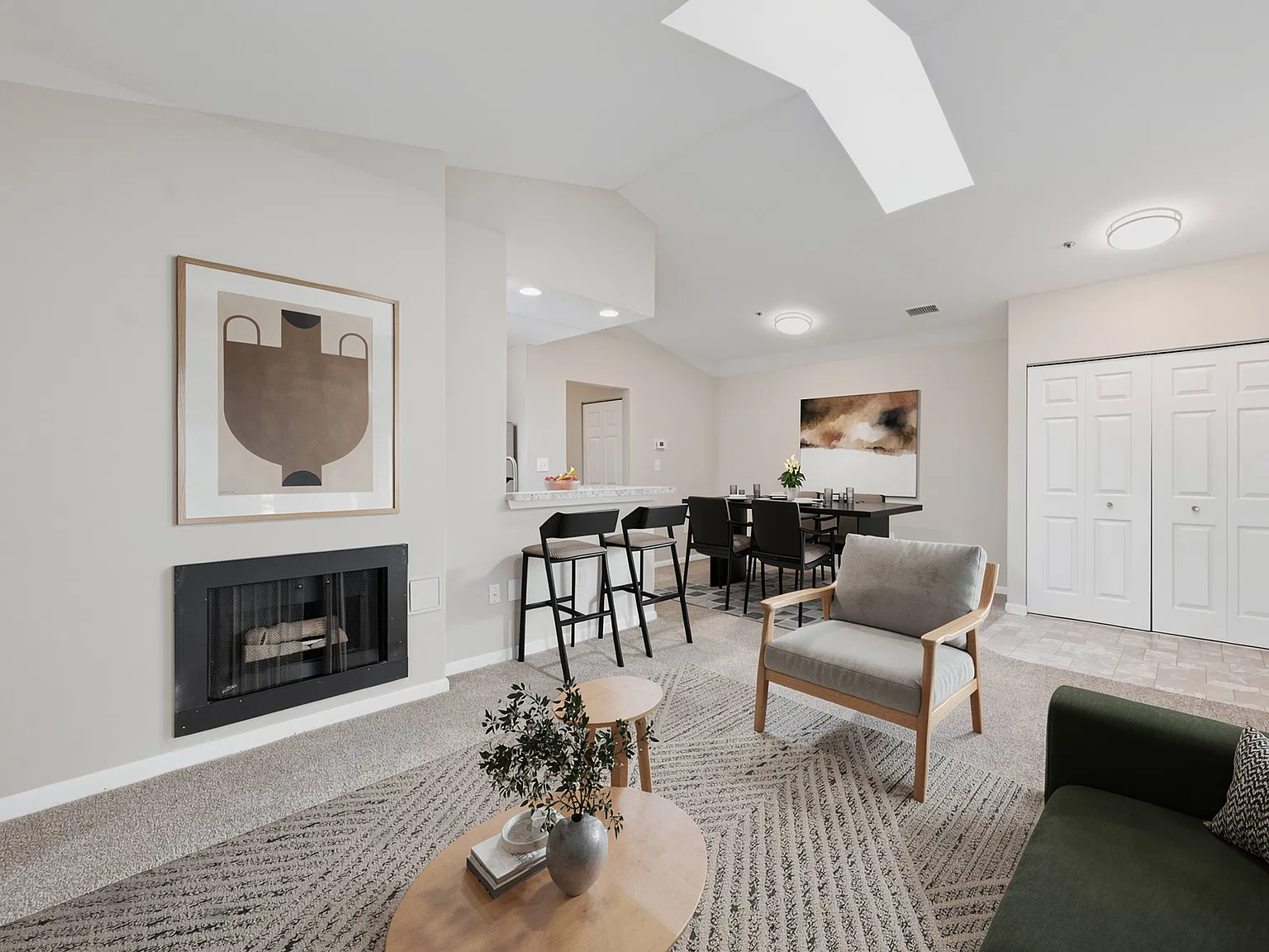 Yorkshire Apartments — Photo 3