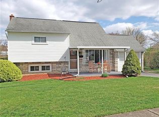 2244 Vista Dr, Bethlehem, PA 18018