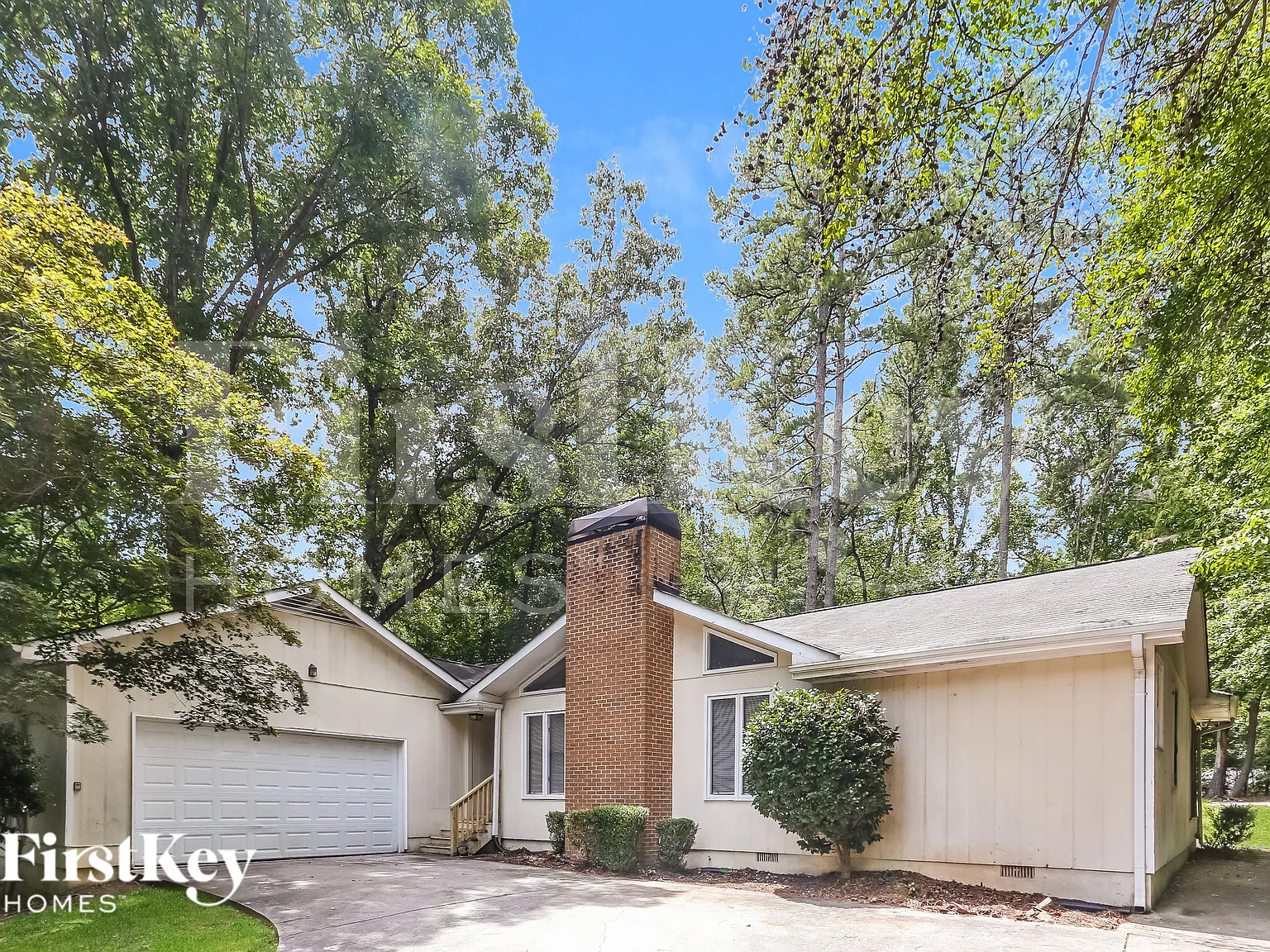 3 bed, 2.0 bath, 1686 sqft, $2,005 — Photo 2