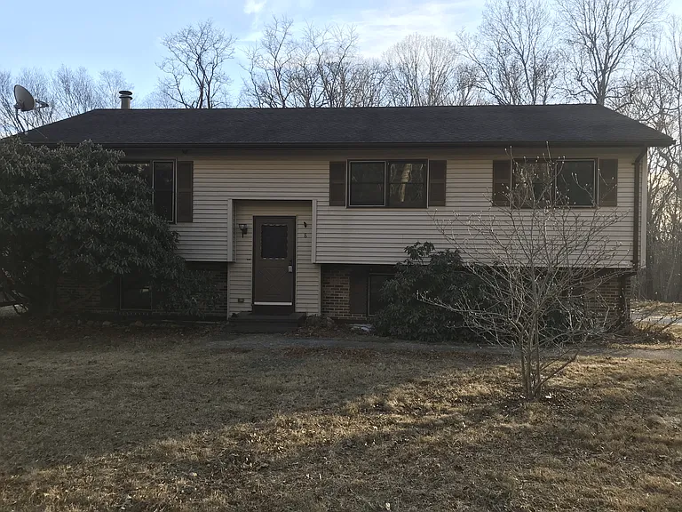 8 Deer Ridge Rd — Photo 1