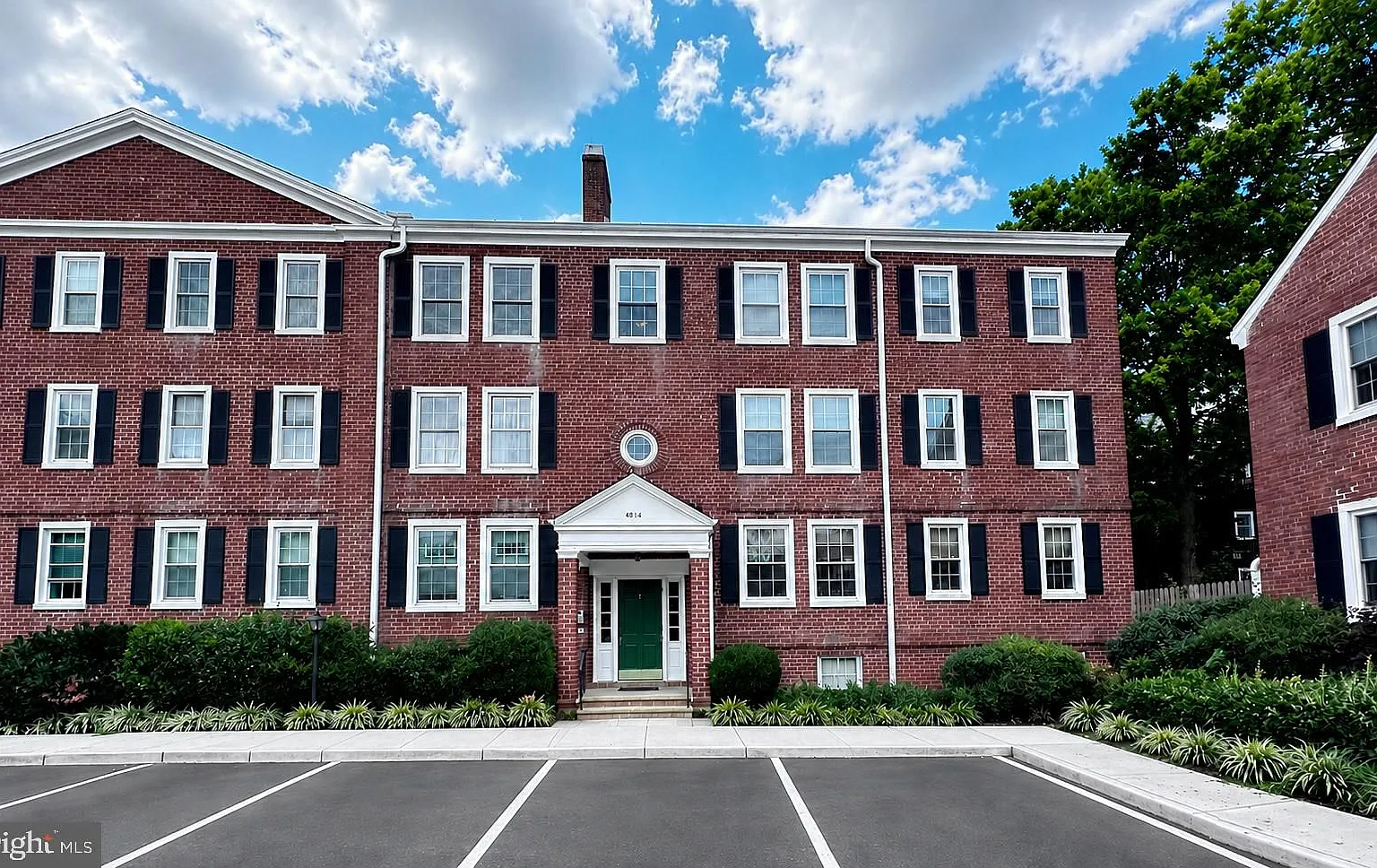 2 bed, 1.0 bath, 1256 sqft, $3,000 — Photo 1