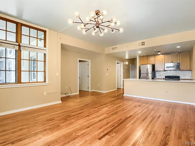 275 S Harrison St #107 — Photo 2