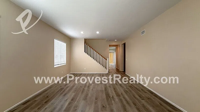 5 bed, 3.0 bath, 2758 sqft, $2,600 — Photo 4