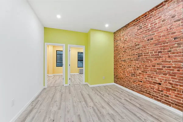 Rented by Aryeh Realty | media 22