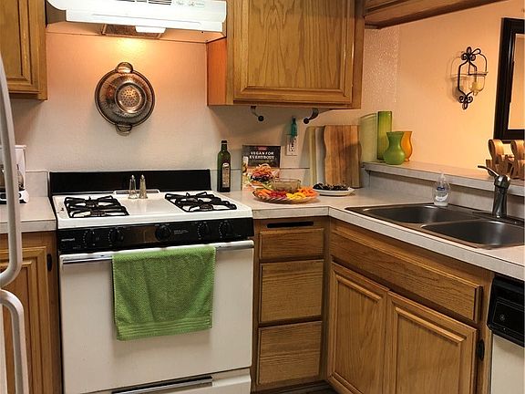 5th image of 10636 Woodley Ave Unit 17