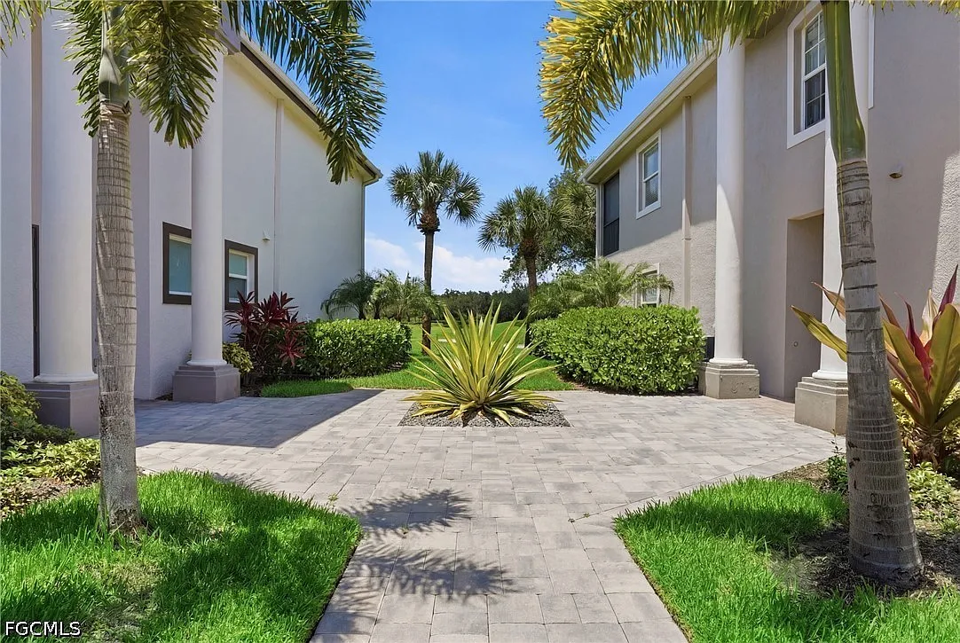 2 bed, 2.0 bath, 1826 sqft, $8,500 — Photo 3