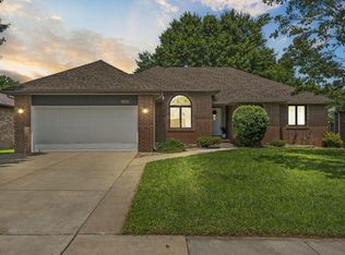 2331 E Monroe St, Springfield, MO 65802