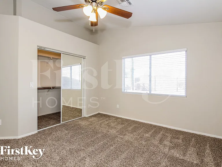 21812 N 36th Ln — Photo 8