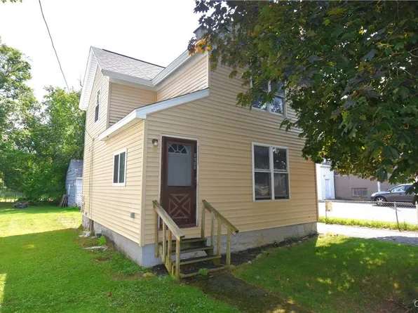 3458 Oneida St, New Hartford, NY 13413