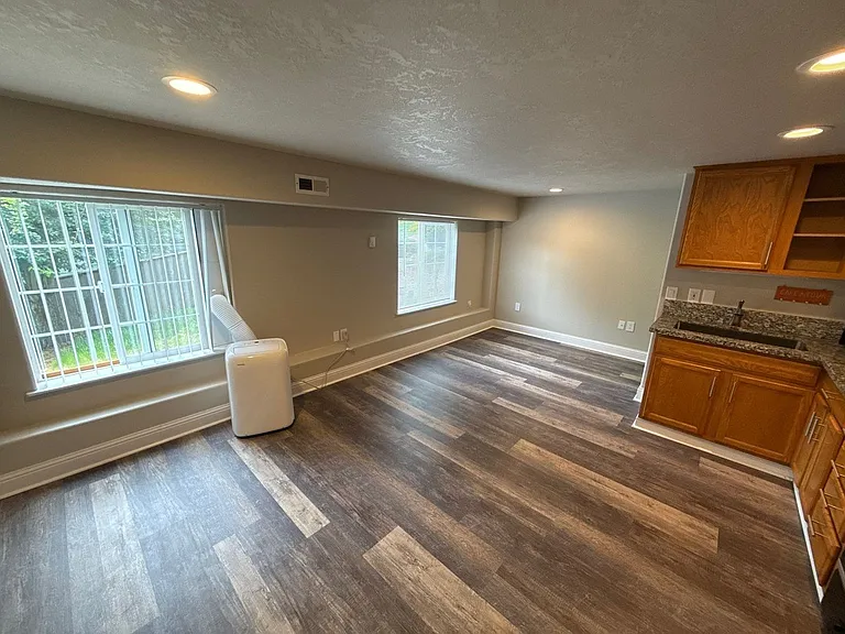 696 Eisenhower Ct NW #ADU — Photo 2