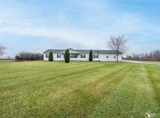 7052 Bluebush Rd, Monroe, MI 48162