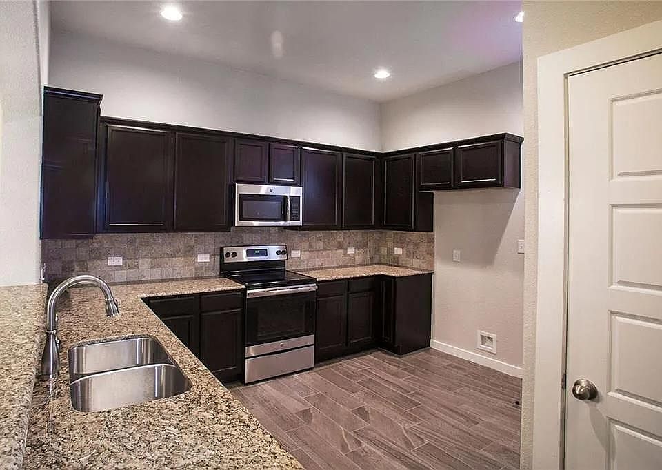 101 Lakeview Ct 101, Kyle, TX 78640 Zillow