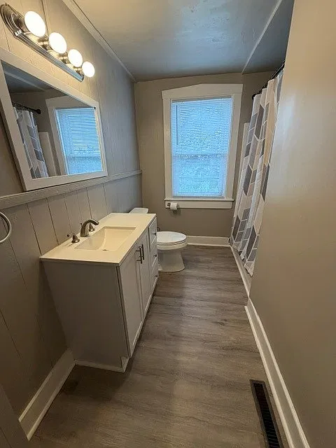 2123 Main St — Photo 4