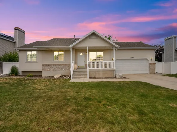 2528 W Level Dr S, Salt Lake City, UT 84129