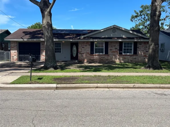 1204 Ann Dr, Ennis, TX 75119