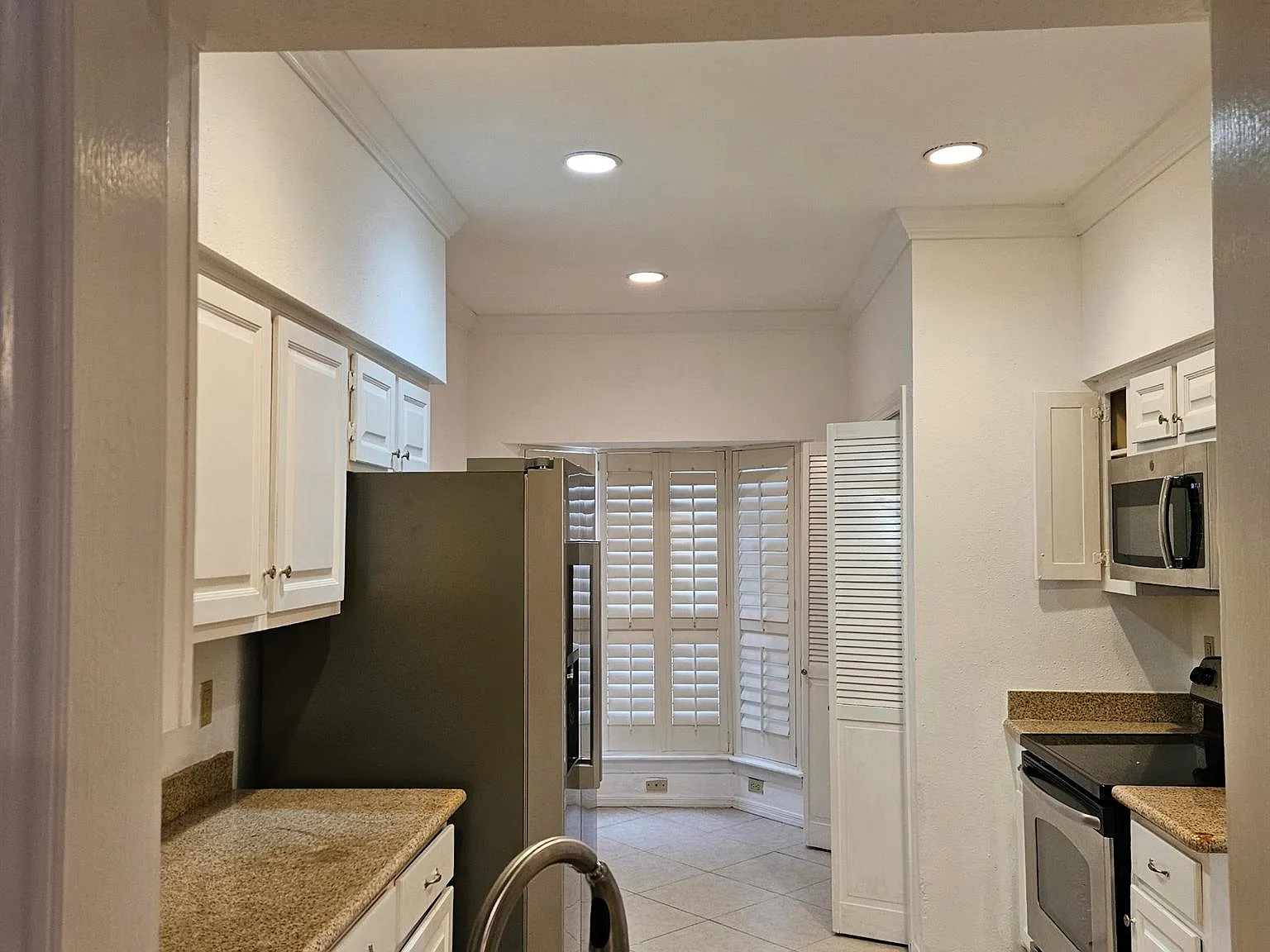 2 bed, 2.5 bath, 1560 sqft, $2,195 — Photo 4
