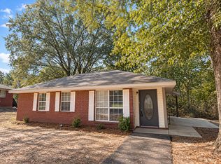 7 Kim Ln, Hattiesburg, MS 39401
