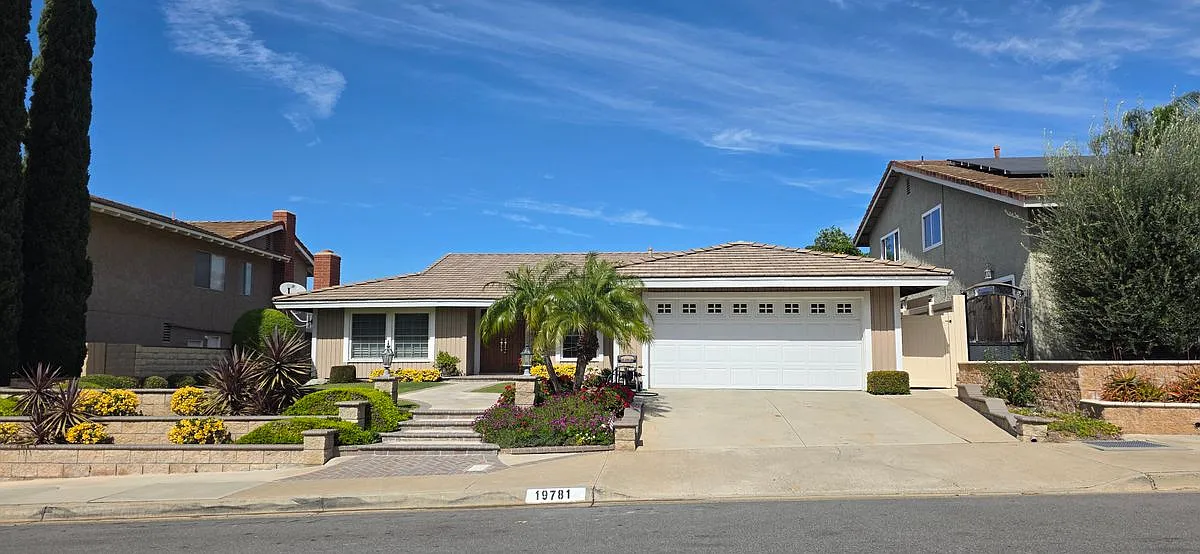 4 bed, 2.0 bath, 1847 sqft, $4,900 — Photo 3
