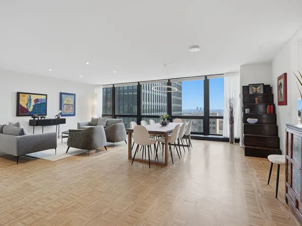 2 Westmount Sq #801, Montreal, QC H3Z 1P2