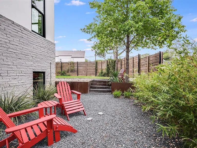 1410 Woodlawn Blvd #B — Photo 6