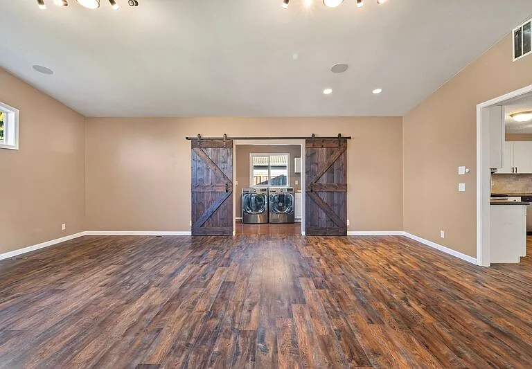 2577 Elysium Ave — Photo 38
