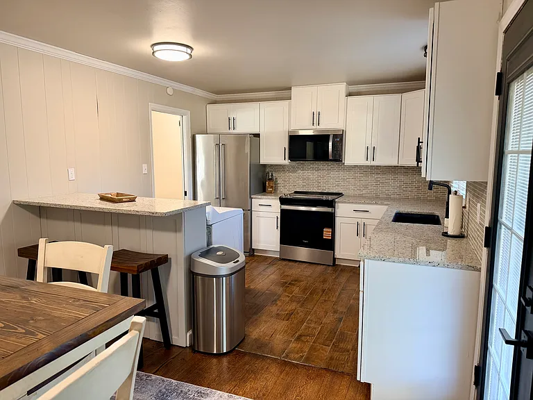 1714 Washington St — Photo 5