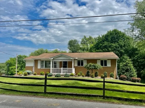400 Pearson Dr, New Wilmington, PA 16142