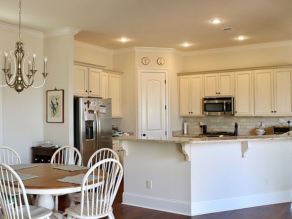 3rd image of 117 Mulberry Ln