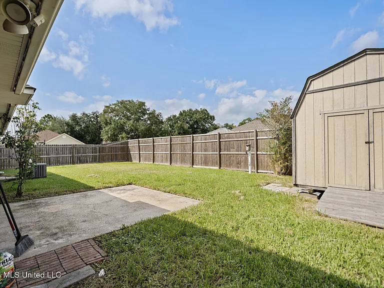 508 Woodward Dr — Photo 12