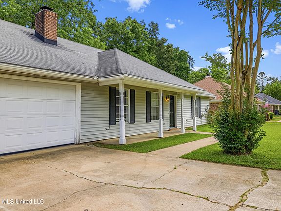 4th image of 121 Bellegrove Cir