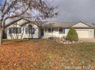 4949 Dio Dr, Cedar Springs, MI 49319