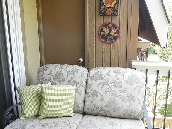 Balcony for outdoor eating/relaxing