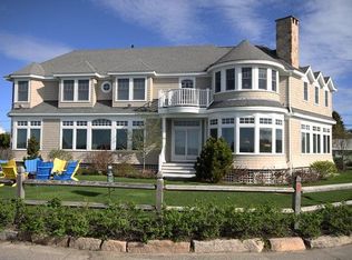 81 Beach Ave, Kennebunk, ME 04043