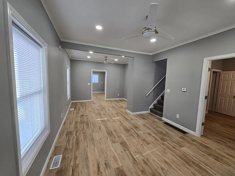1219 E Madison St — Photo 3
