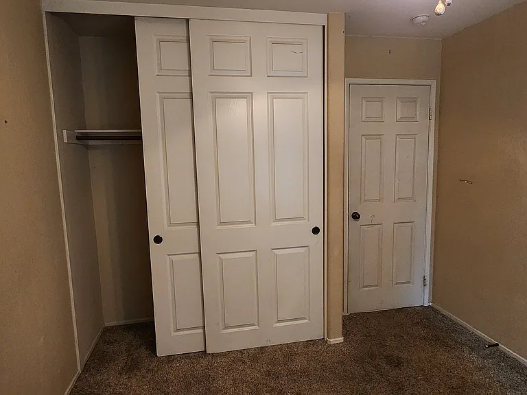 34129 Hillside Dr — Photo 2