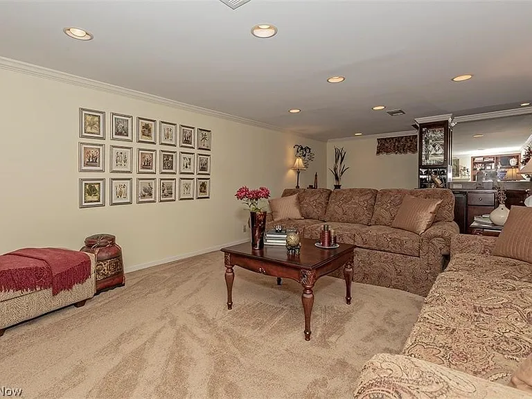 2415 Fenwick Rd — Photo 20