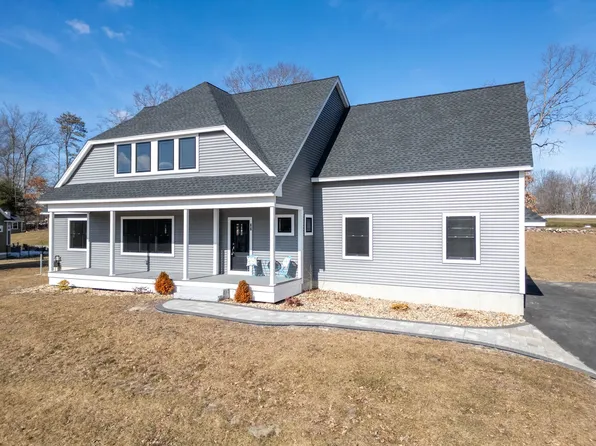 27 Lamplighter Lane, Salem, NH 03079