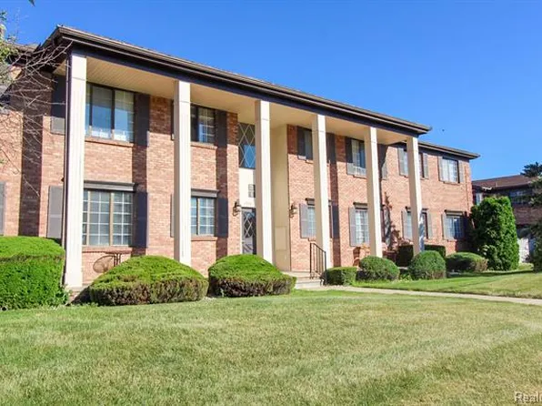 20825 Eastlawn St, Saint Clair Shores, MI 48080