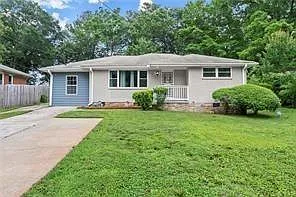 2756 Gresham Rd SE — Photo 2